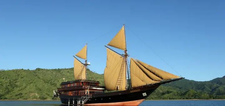 Alila Purnama Yacht